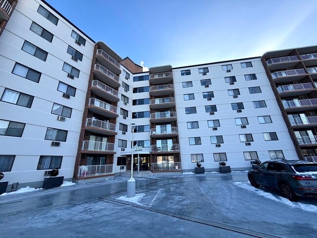 Building Photo - 151 Coolidge Ave