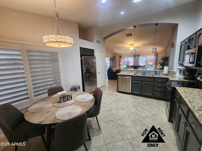 Building Photo - 14750 W Avalon Dr