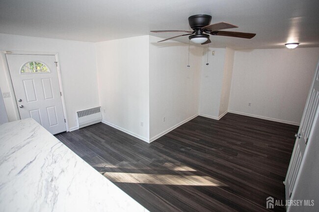 Building Photo - 32 Heston Ave