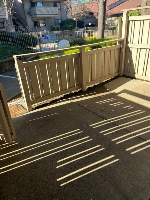 Building Photo - 100 Kinross Dr