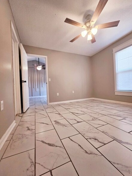 Building Photo - 230 Lanier Dr