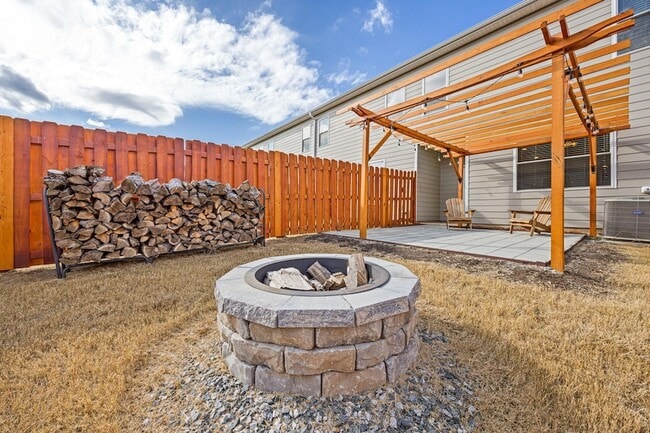 Building Photo - 5438 Thrasher Ln