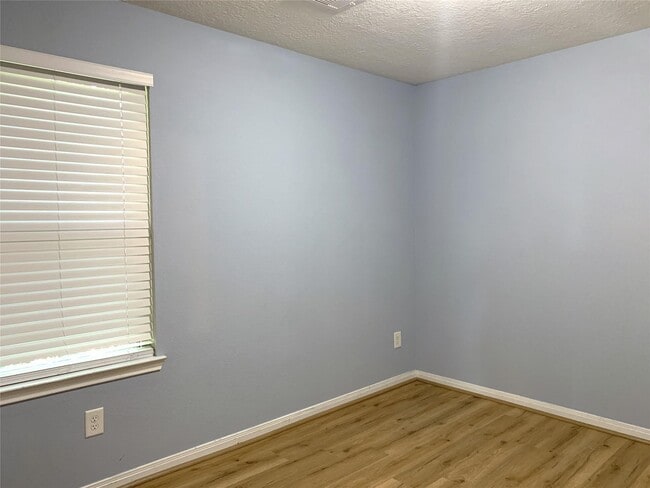 Building Photo - 16303 Copperwood Run Wy