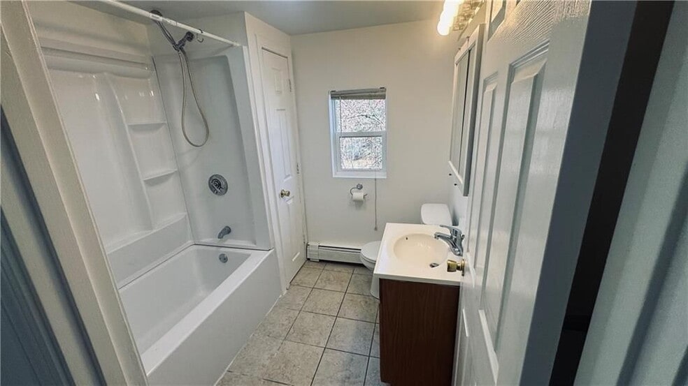 Building Photo - 968 Plainfield St