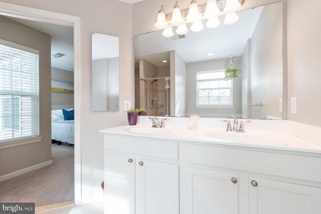 Building Photo - 7254 Mockingbird Cir