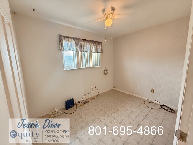 Building Photo - 999 N 3000 W