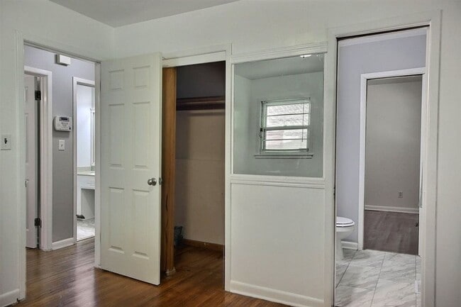 Building Photo - 8306 E Indianapolis St