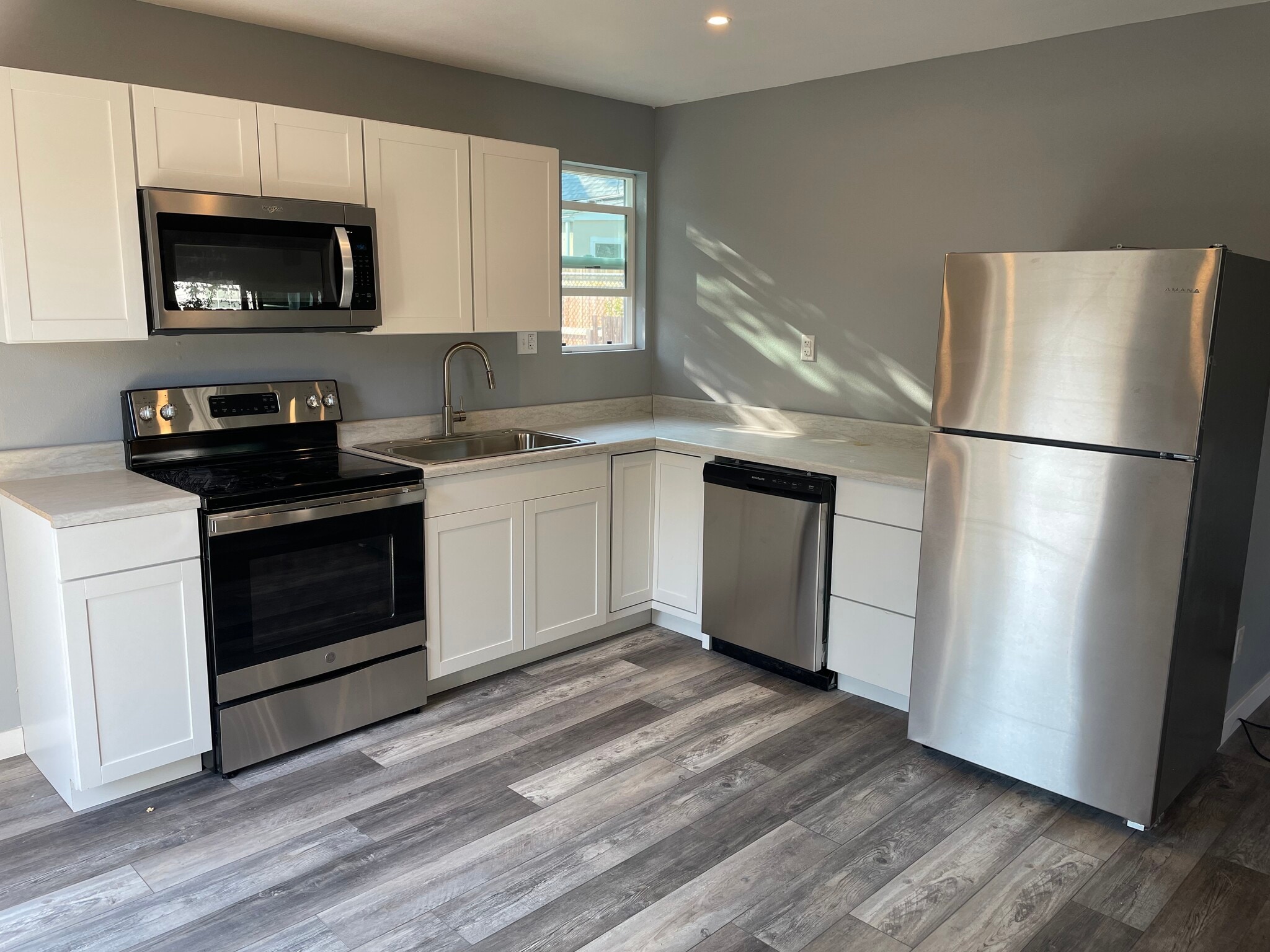 New Appliances - 2621 Wood Ave