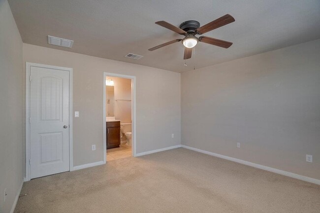 Building Photo - 412 Cane River Rd