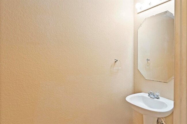 Building Photo - 12022 Lima Dr