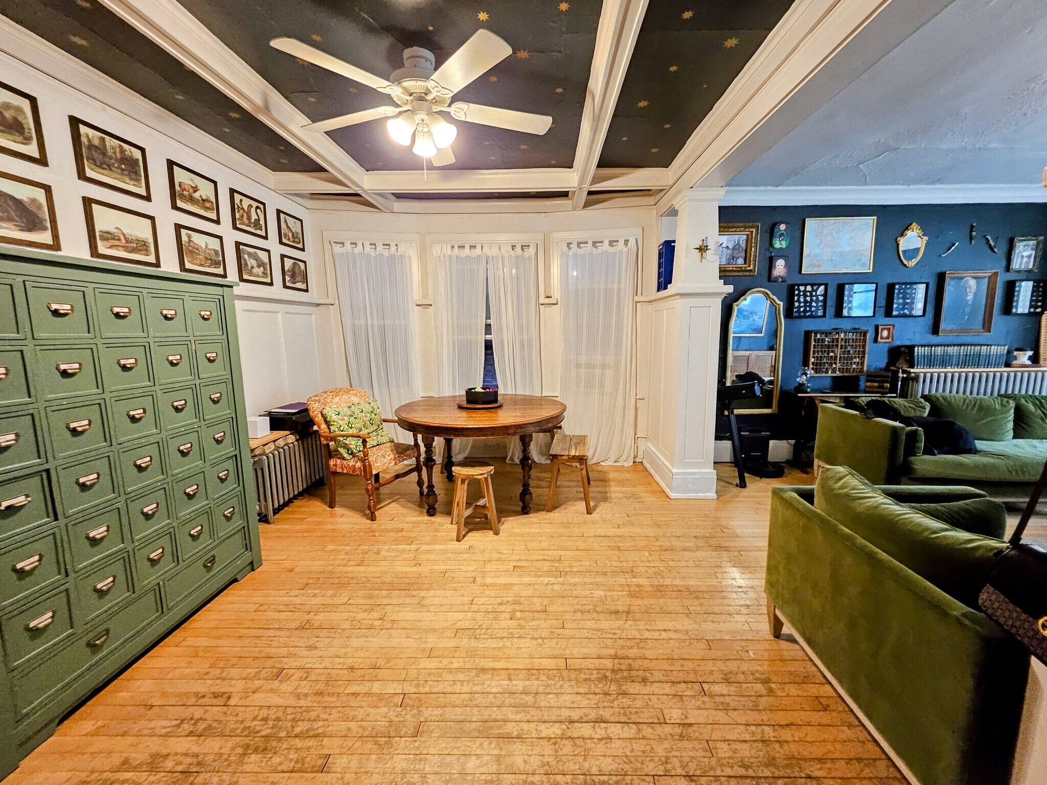 Building Photo - 2622 N Stowell Ave