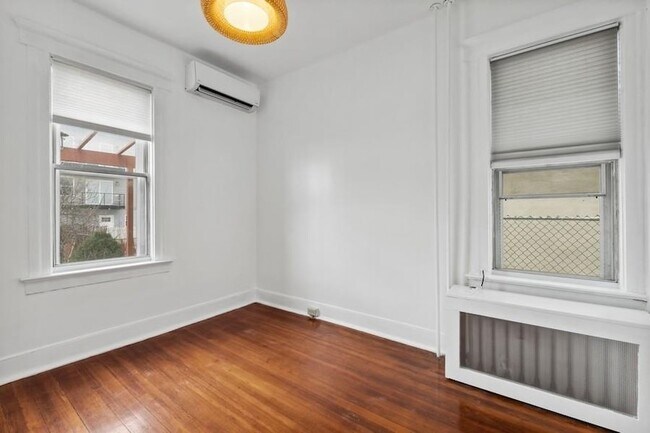 Building Photo - 114 Carlton Ave