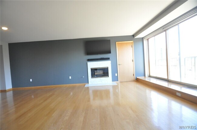 Building Photo - 40 Waterfront Cir