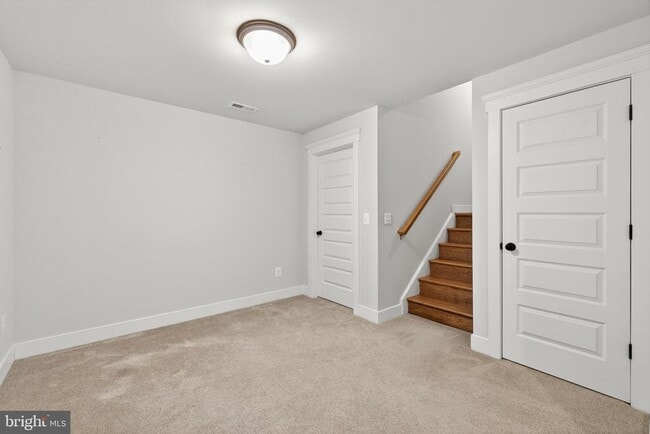 Building Photo - 513 Parkland Dr