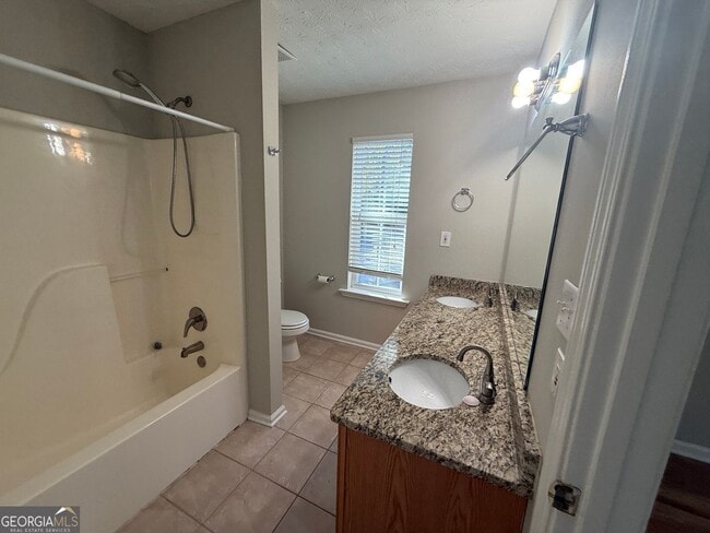 Building Photo - 27 Montgomery St NE