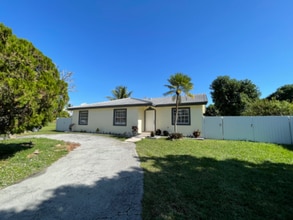 Building Photo - 9140 SW 169th Terrace