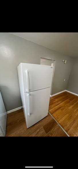 Kitchen - 100 Clinton Springs Ave