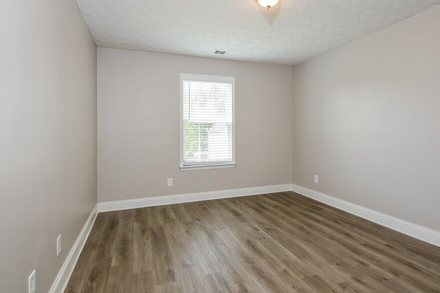 Building Photo - 3223 Deer Valley Dr NW