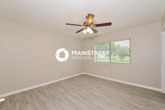 Building Photo - 4 Bedroom Pet-Friendly Home in NORTH PORT, FL with Main Street Renewal
