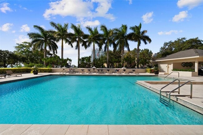 Building Photo - 3301 Bayshore Blvd
