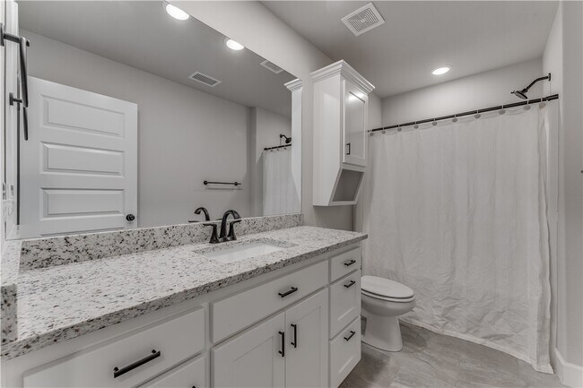 Building Photo - 13 Hinckley Cir