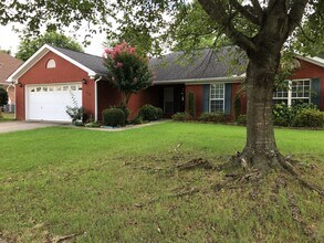 Building Photo - 110 Bridgeway Ln
