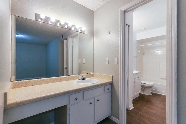 Building Photo - 4630 Commander Dr