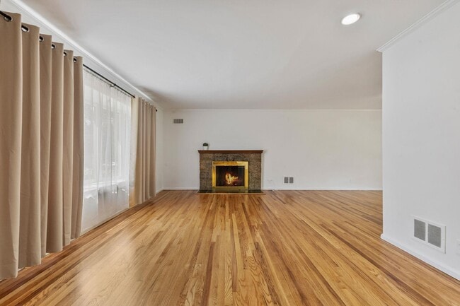Building Photo - 15 Bonnie Meadow Rd