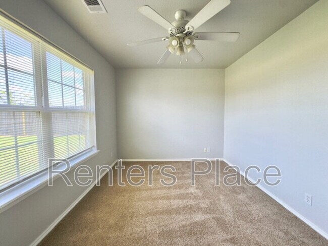 Building Photo - 3605 W Beech