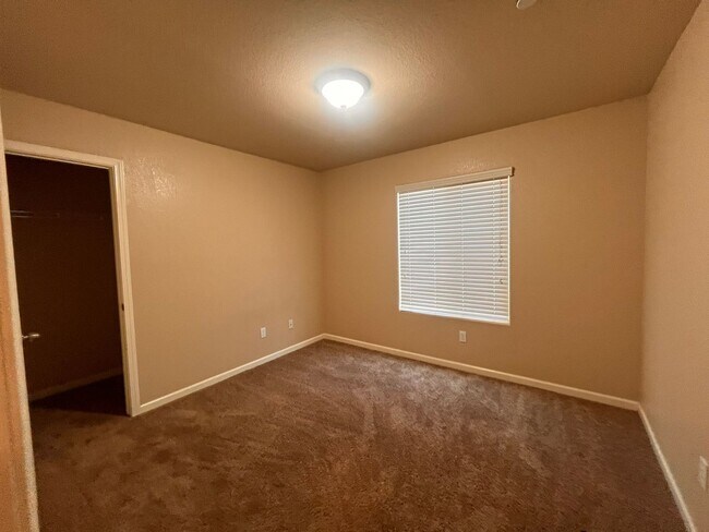 Building Photo - 2307 Tahoe Ave