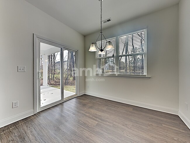 Building Photo - 3079 Day Flower Dr
