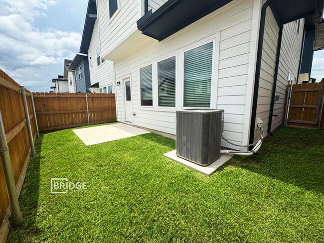 Building Photo - WESTON-33154 Oak Heights Place, Magnolia, ...