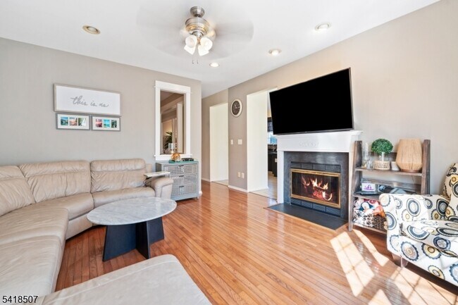 Building Photo - 29 Newell St