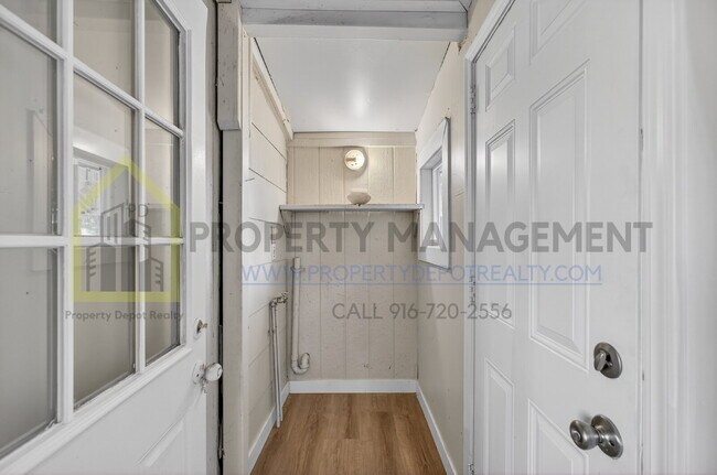 Building Photo - 302 Chennault Ct