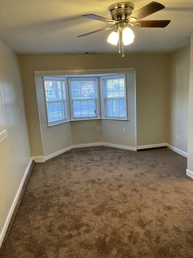 Building Photo - 2817 Ridgecrest Dr