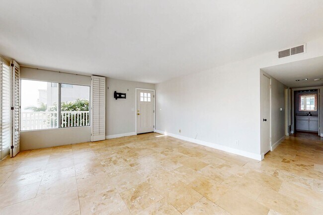Building Photo - 242 Avenida Lobeiro