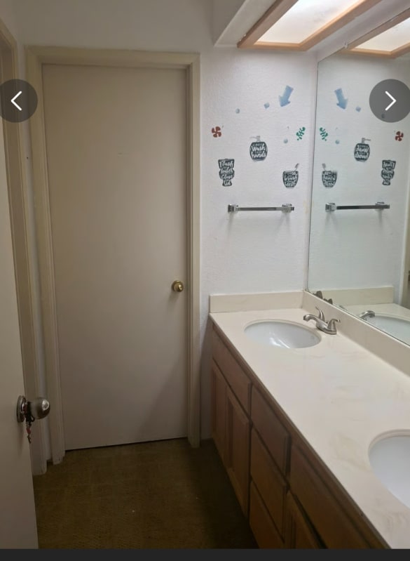 Building Photo - 4952 Ridgeview Dr