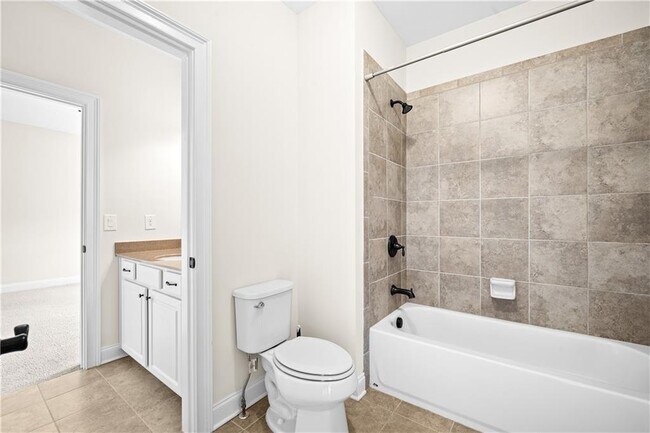 Building Photo - 3619 Strath Dr