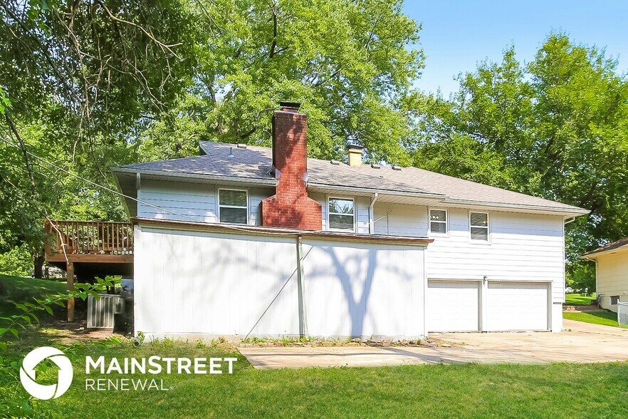 Building Photo - 6208 N Wayne Ave