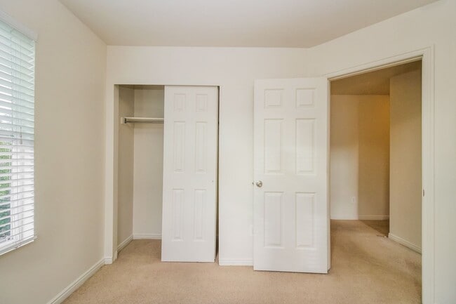 Building Photo - 3 Bed/2.5 Bath in South Jordan
