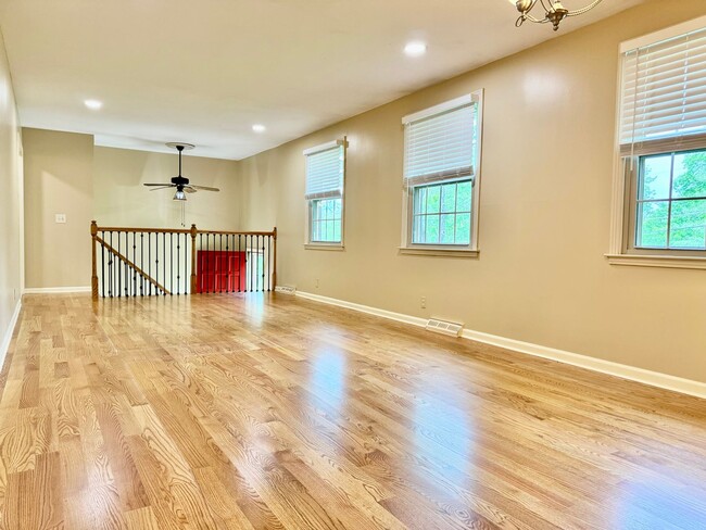 Building Photo - Nice 4BR Home in Perfect Location