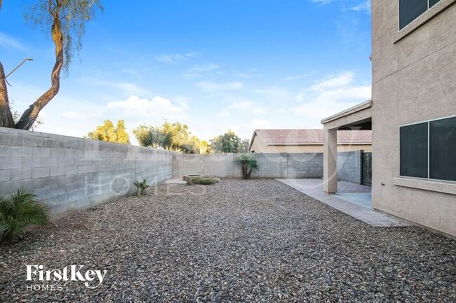 Building Photo - 16954 W Saguaro Ln