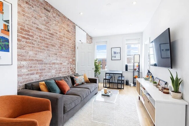 Building Photo - 50 Horatio St