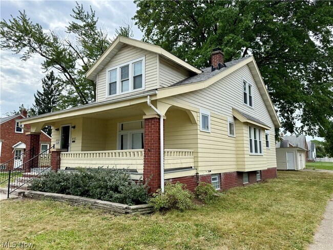 Building Photo - 4162 W 140th St