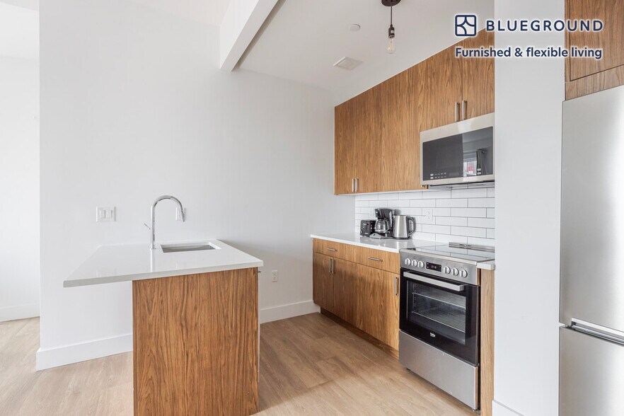 Building Photo - 82 4th Ave