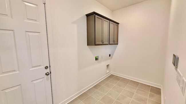 Building Photo - 5695 Pleasant Pk Pl