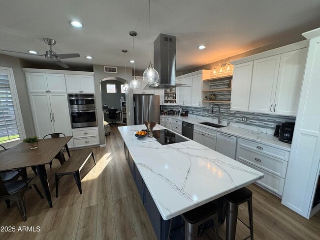 Building Photo - 13781 W Vernon Ave