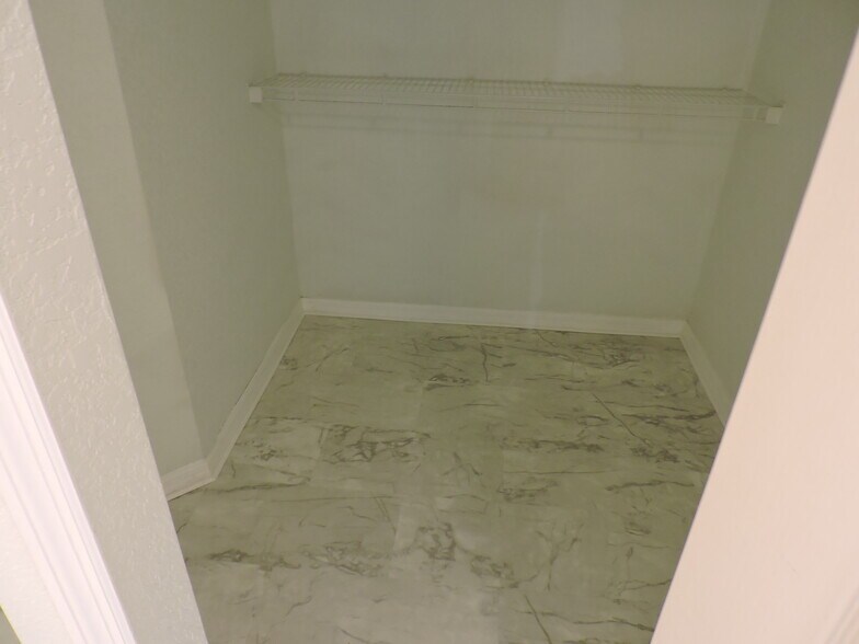 Building Photo - 11032 Legacy Dr