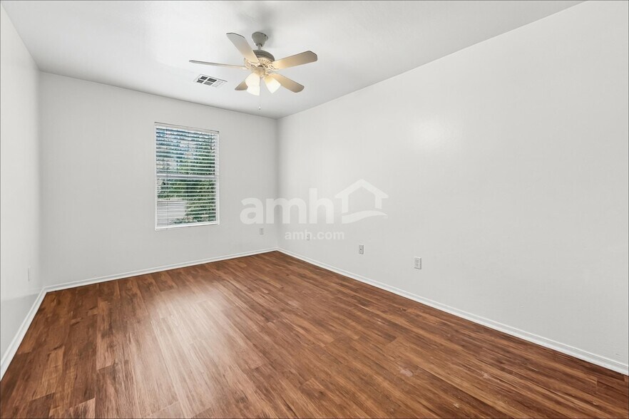 Building Photo - 4242 E Baylor Ln