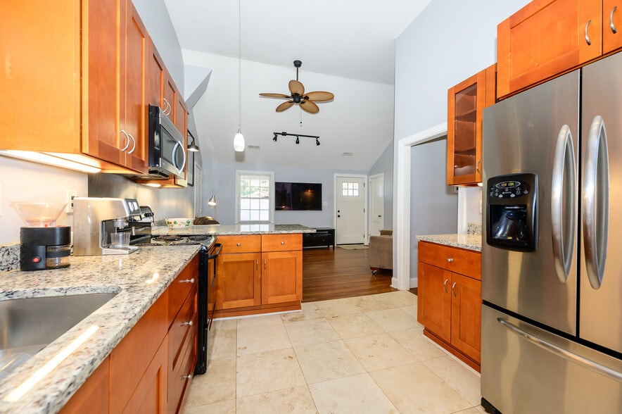 Kitchen Front Room Open Design w/Vaulted Ceiling! - 2660 Roslyn Ave